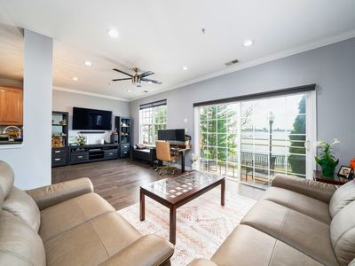 17 Lee Ct, Jersey City, NJ, 07305