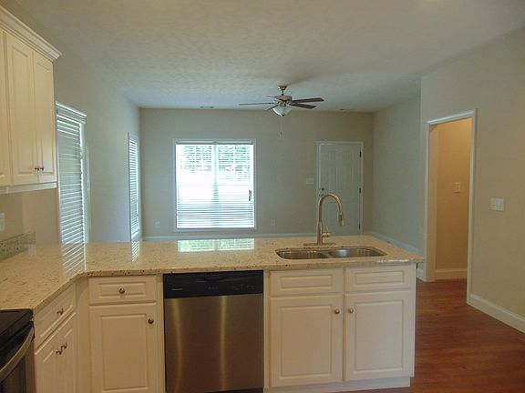 4th image of 406 La Vista Dr
