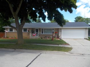 2740 11th St, Two Rivers, WI 54241