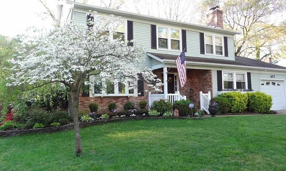 1st image of 527 West Dr