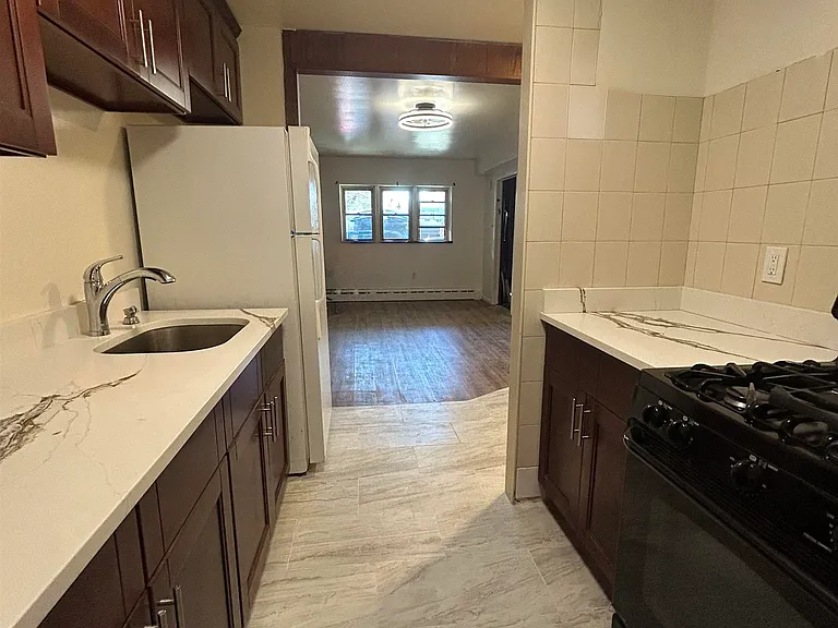 330 Sip Ave #1 — Photo 2
