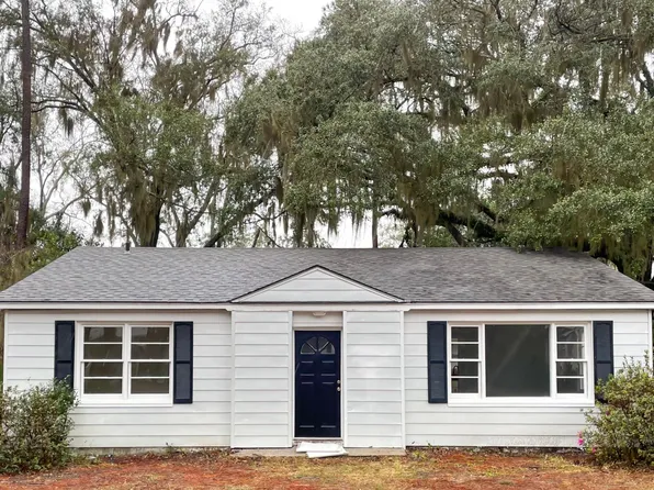 1306 Newcastle St, Beaufort, SC 29902