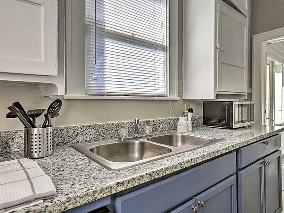 2nd image of 1805 N Flores St Unit 1-3