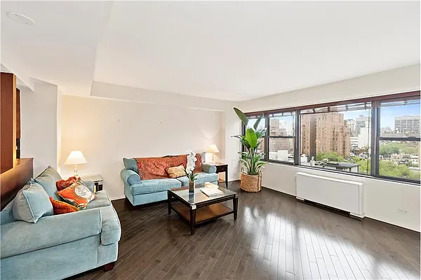 Sold by Terrace and Garden Properties | media 9