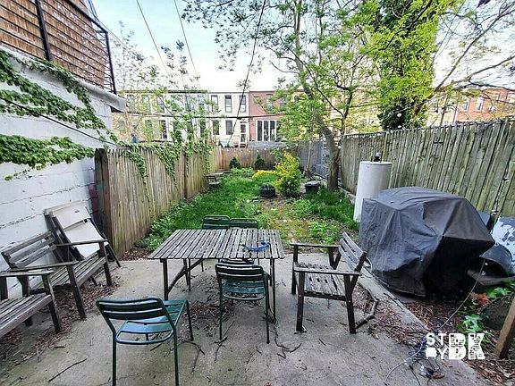 2nd image of 918A Lafayette Ave #1B
