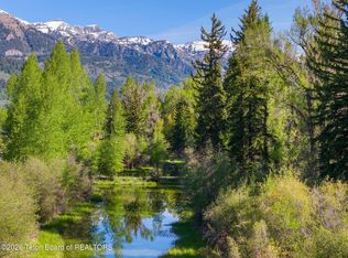 4260 W River Springs Dr, Wilson, WY 83014