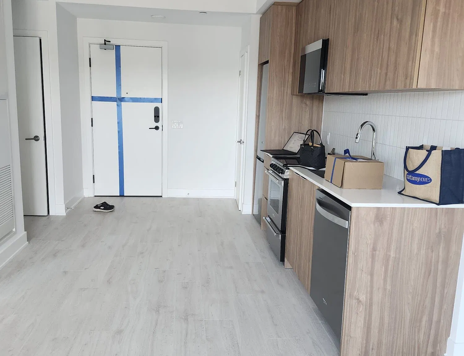 1 bed, $2,050 — Photo 2