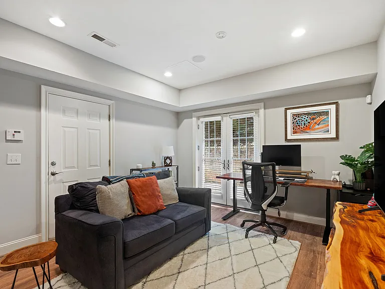 160 Park Pointe Cir #NA — Photo 27