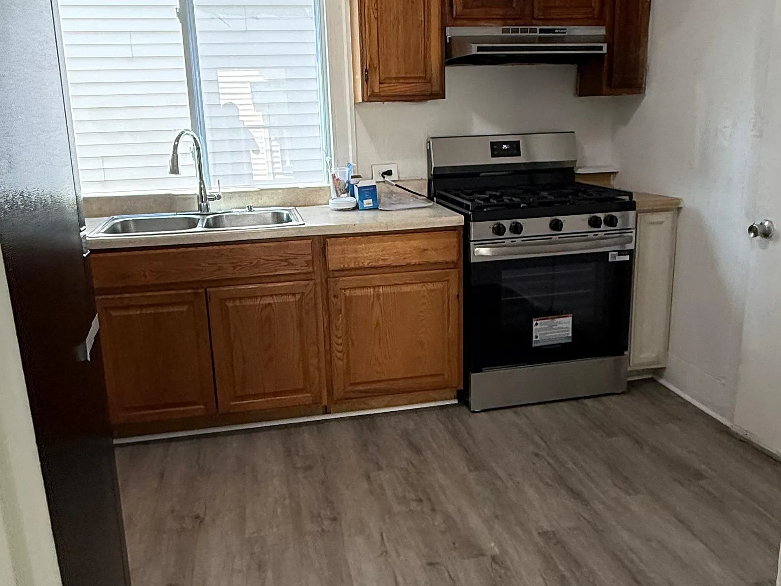 5 bed, 1100 sqft, $2,400 — Photo 3