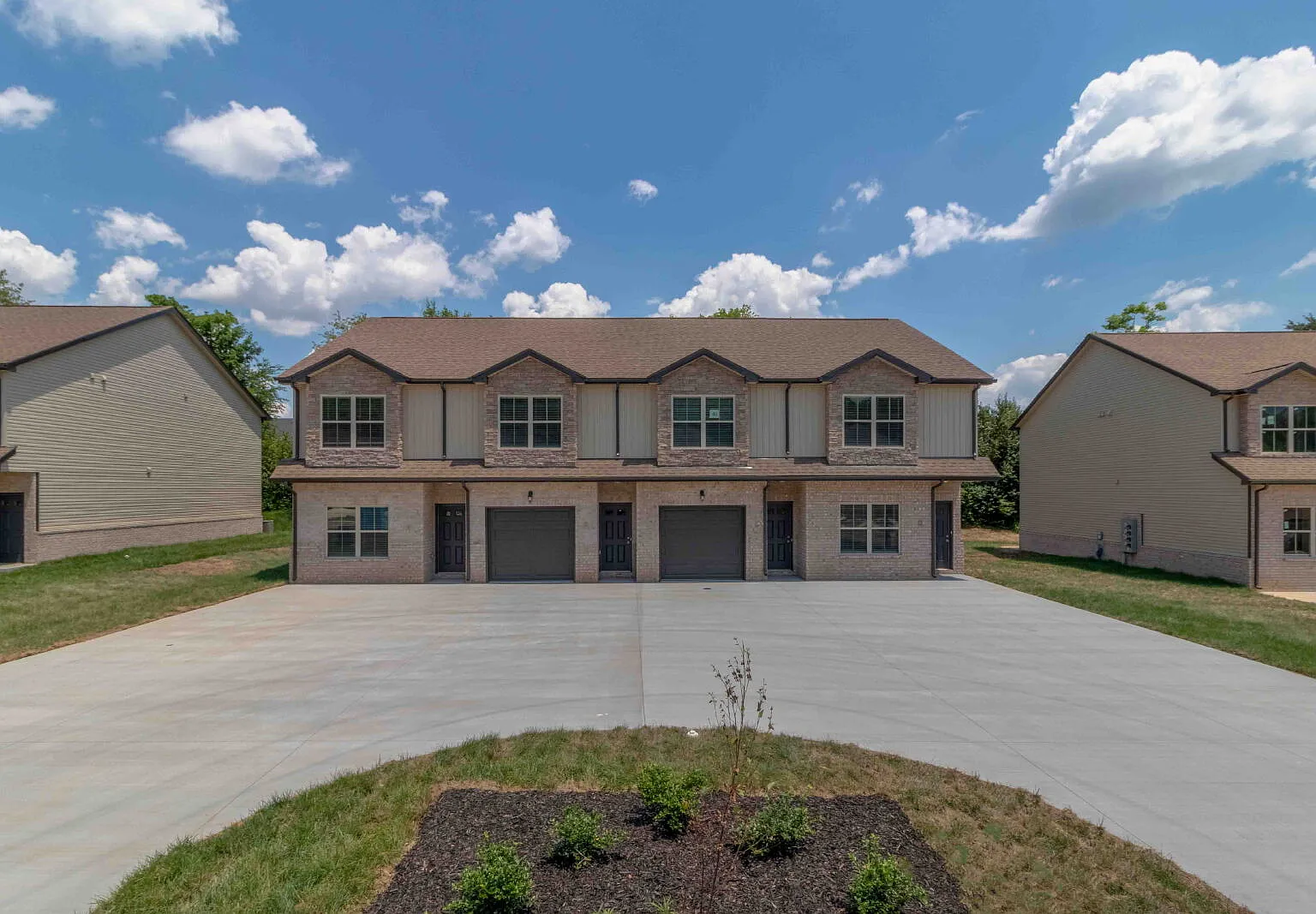 3 bed, 3.0 bath, 1350 sqft, $1,495 — Photo 3
