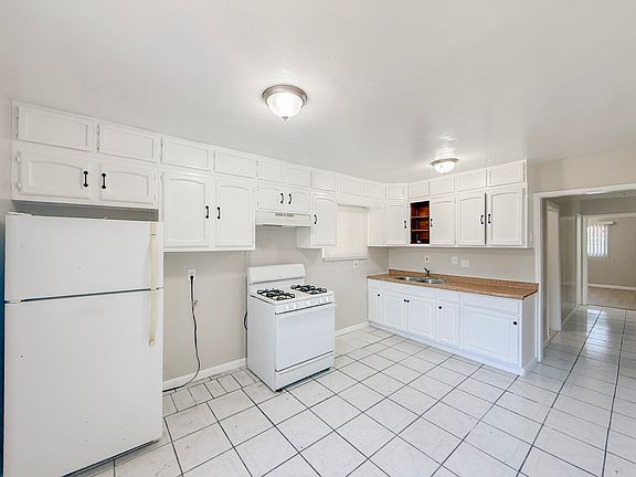 3rd image of 3112 Logan Ave