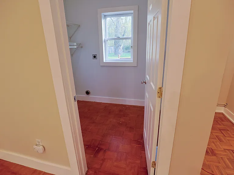 28 Mulford Ave — Photo 25