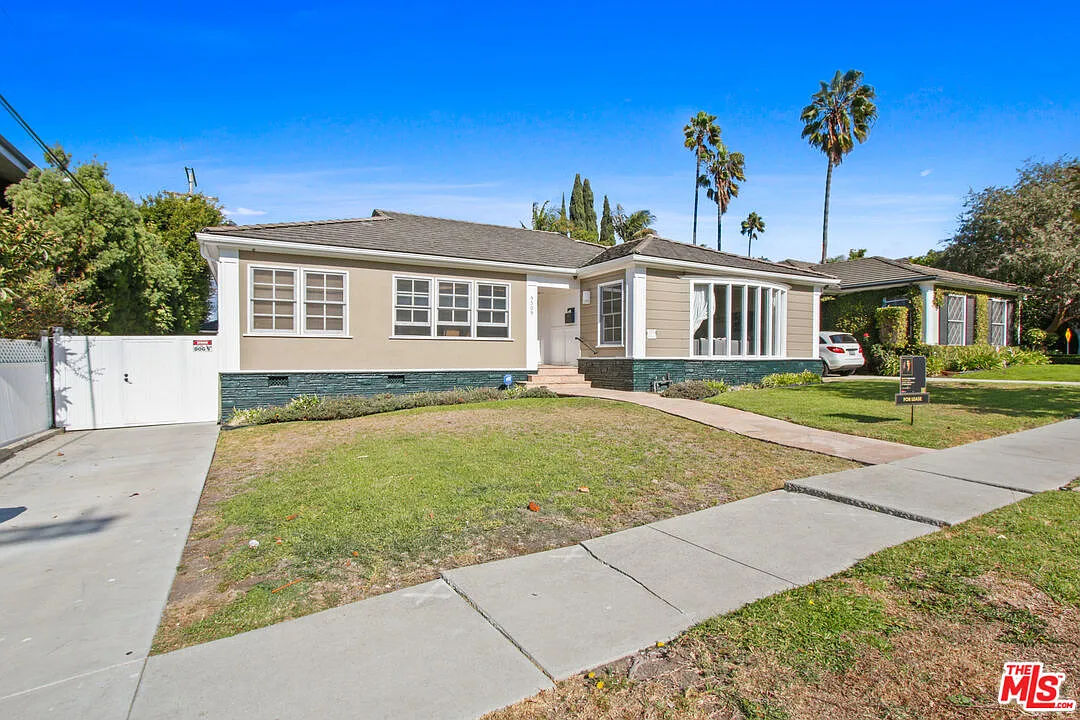 3 bed, 3.0 bath, 2526 sqft, $16,995 — Photo 2