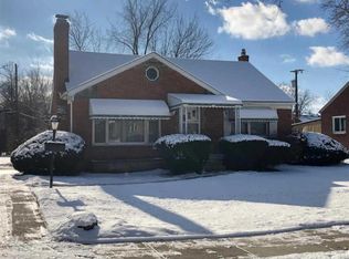 21610 Edgewood St, Saint Clair Shores, MI 48080