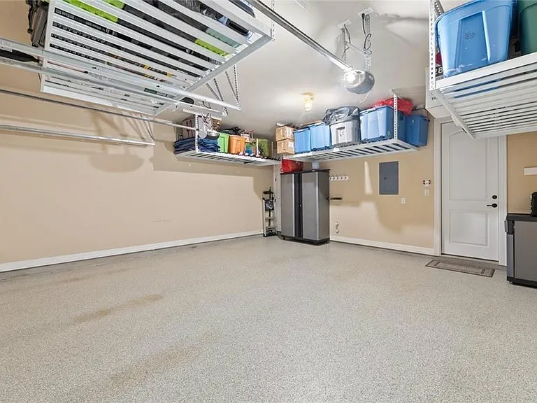 319 Lombardia Dr #21B — Photo 32