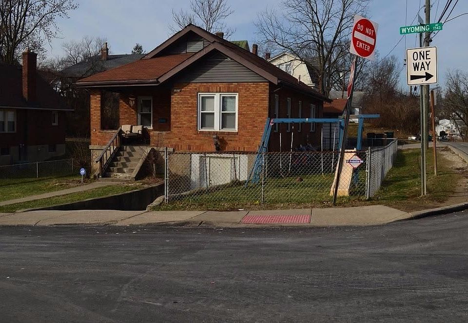 2nd image of 1737 Wyoming Ave