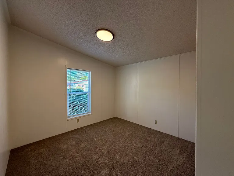 116 SE 8th St #26 — Photo 15