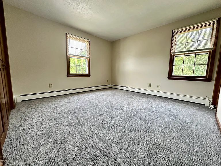2nd bedroom- direct door to bathroom