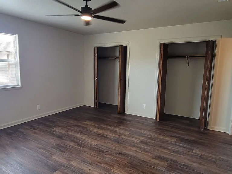 800-804 Laurelwood Dr — Photo 16