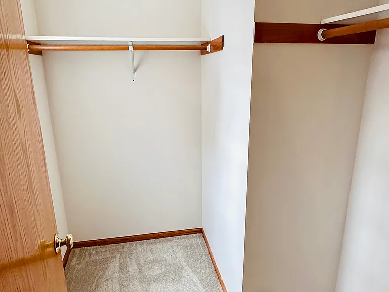 335 Sherwood Ave — Photo 22