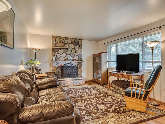 5th image of 833 E Mar Jane Ave
