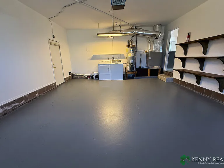 2504 Tipperary Ave — Photo 30
