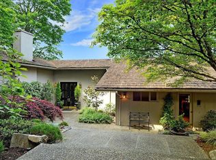 8611 NE 21st Pl, Clyde Hill, WA 98004