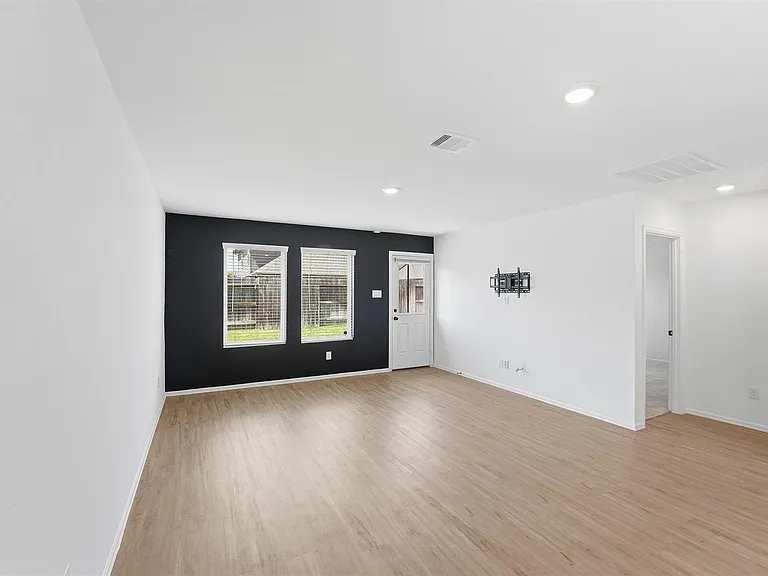 22238 Palladium Dr — Photo 8