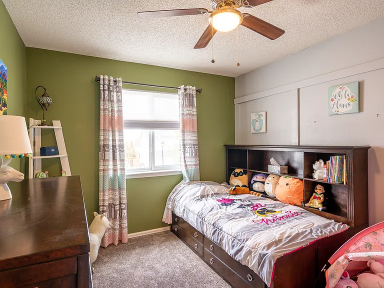857 Regent Ct — Photo 18