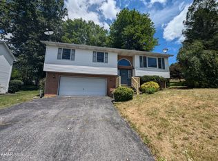 129 Franklin Cir, Altoona, PA 16601