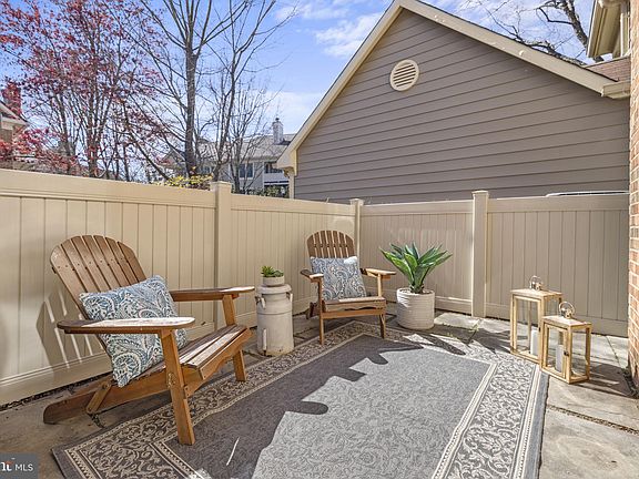3rd image of 5711 Mayfair Manor Dr #85