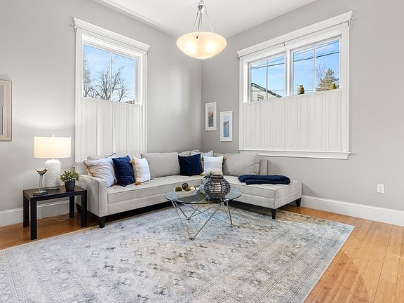 5th image of 17 North St Unit 2