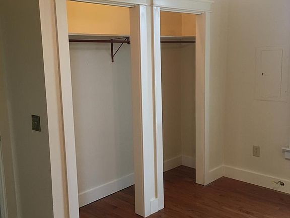 3rd image of 29 Clinton St APT 3