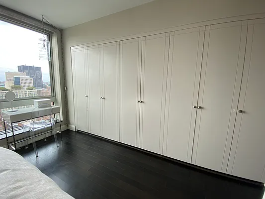 Rented by R New York | media 9