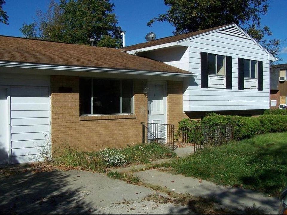 1st image of 778 Burns St