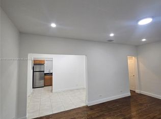 851 80th St N #4, Miami Beach, FL 33141