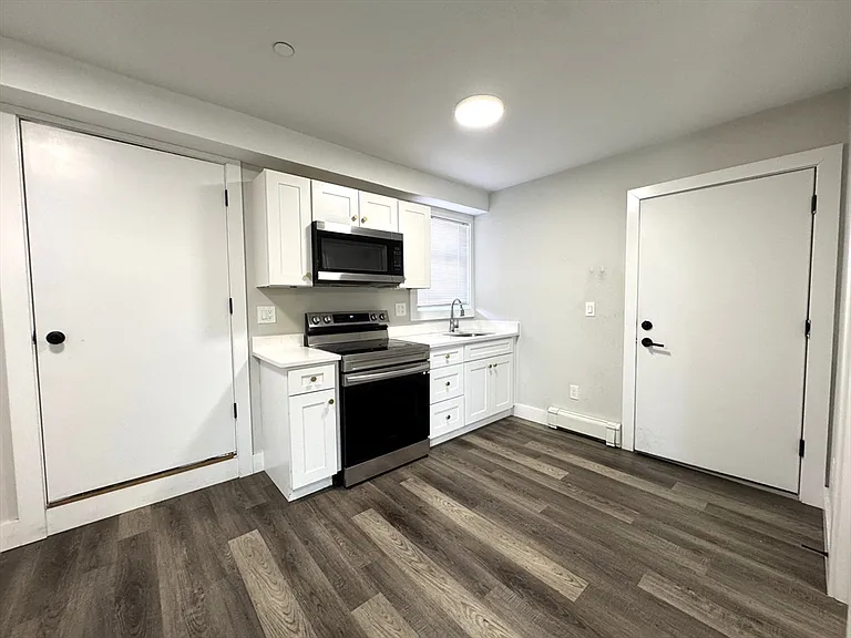 189 E Merrimack St #12 — Photo 2
