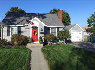 17 Myrtle Ave, Warwick, RI 02886