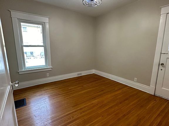 4th image of 579 Crescent Ave APT 1