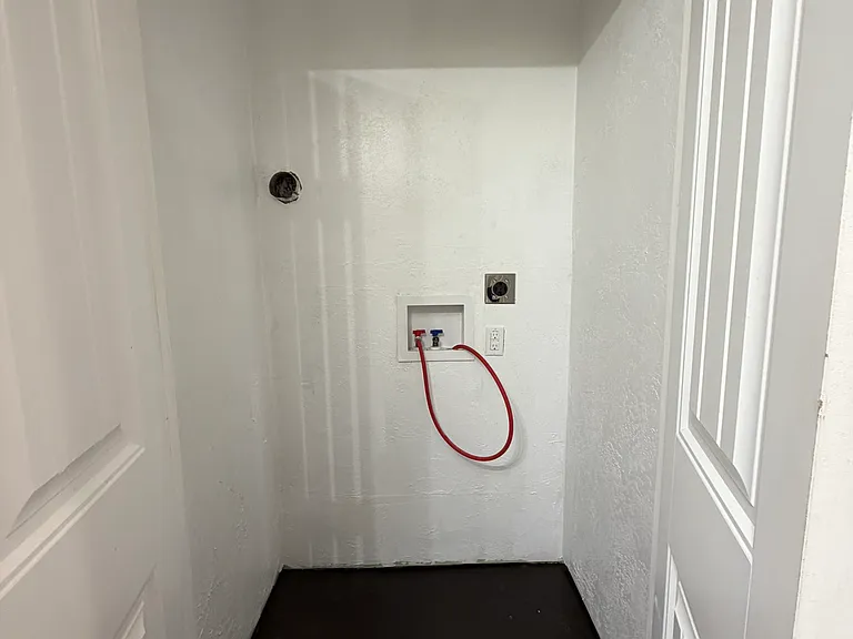 2312 Lancaster St #A — Photo 6