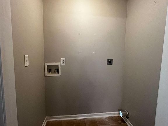 5th image of 134 Cedarland Dr