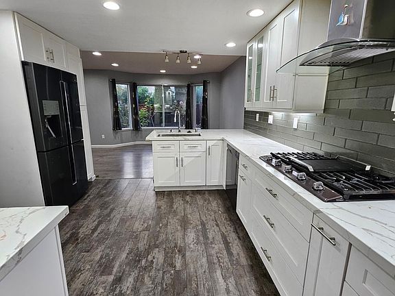 4th image of 2143 Cuesta Dr