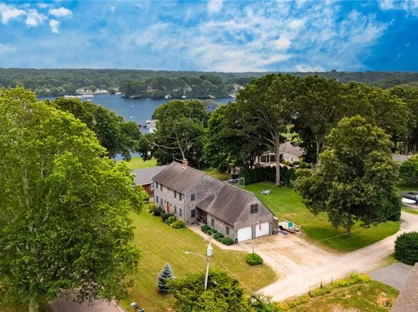 125 Winchester Dr, South Kingstown, RI 02879