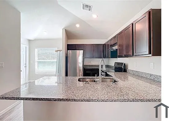 9233 Tacoma Ave — Photo 8