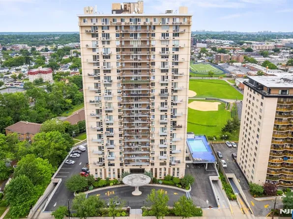 160 Overlook Ave APT 3C, Hackensack, NJ 07601