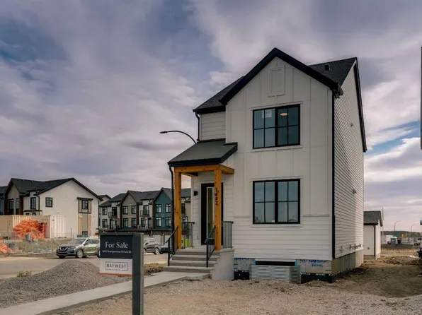 1497 N Rangeview Dr SE, Calgary, AB T3S 0G9