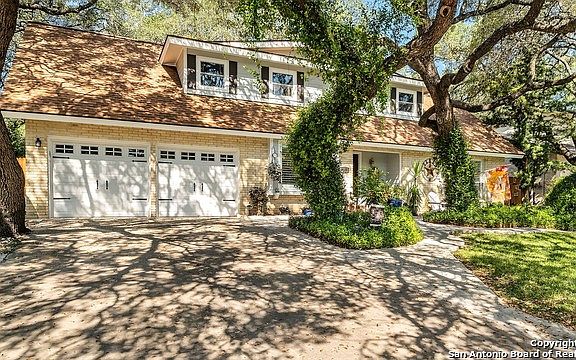 2nd image of 3123 Colony Dr