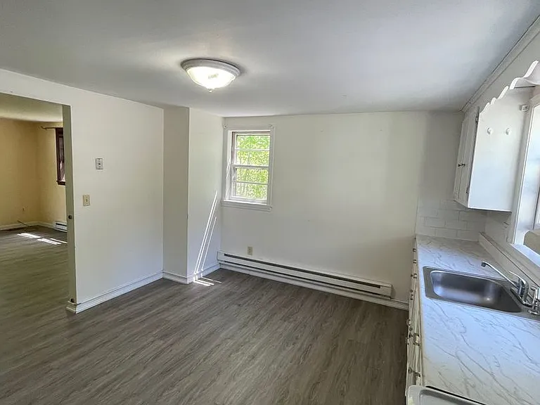 81 Torrington Ave #5 — Photo 8