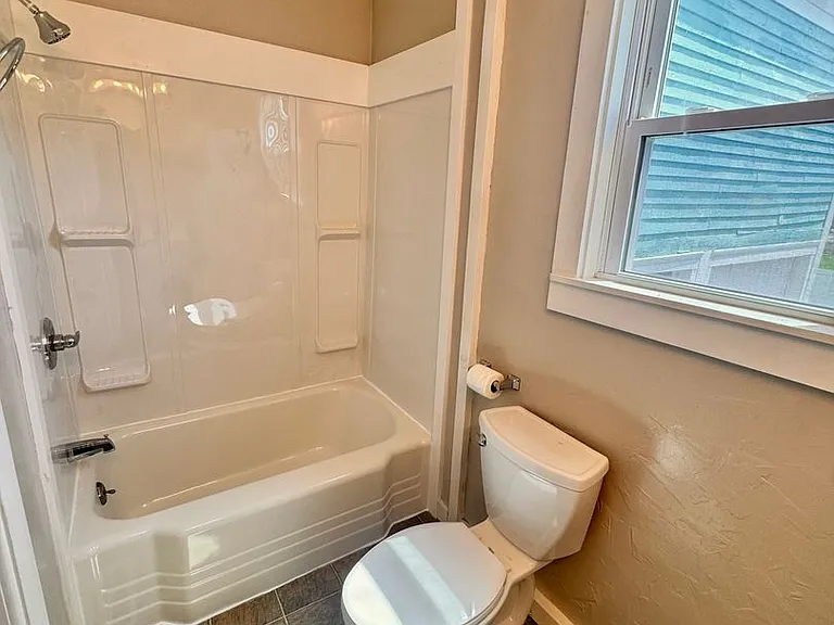 30 Central St — Photo 14