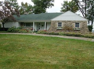 717 Lake Shore Dr, Beaver Dam, WI 53916